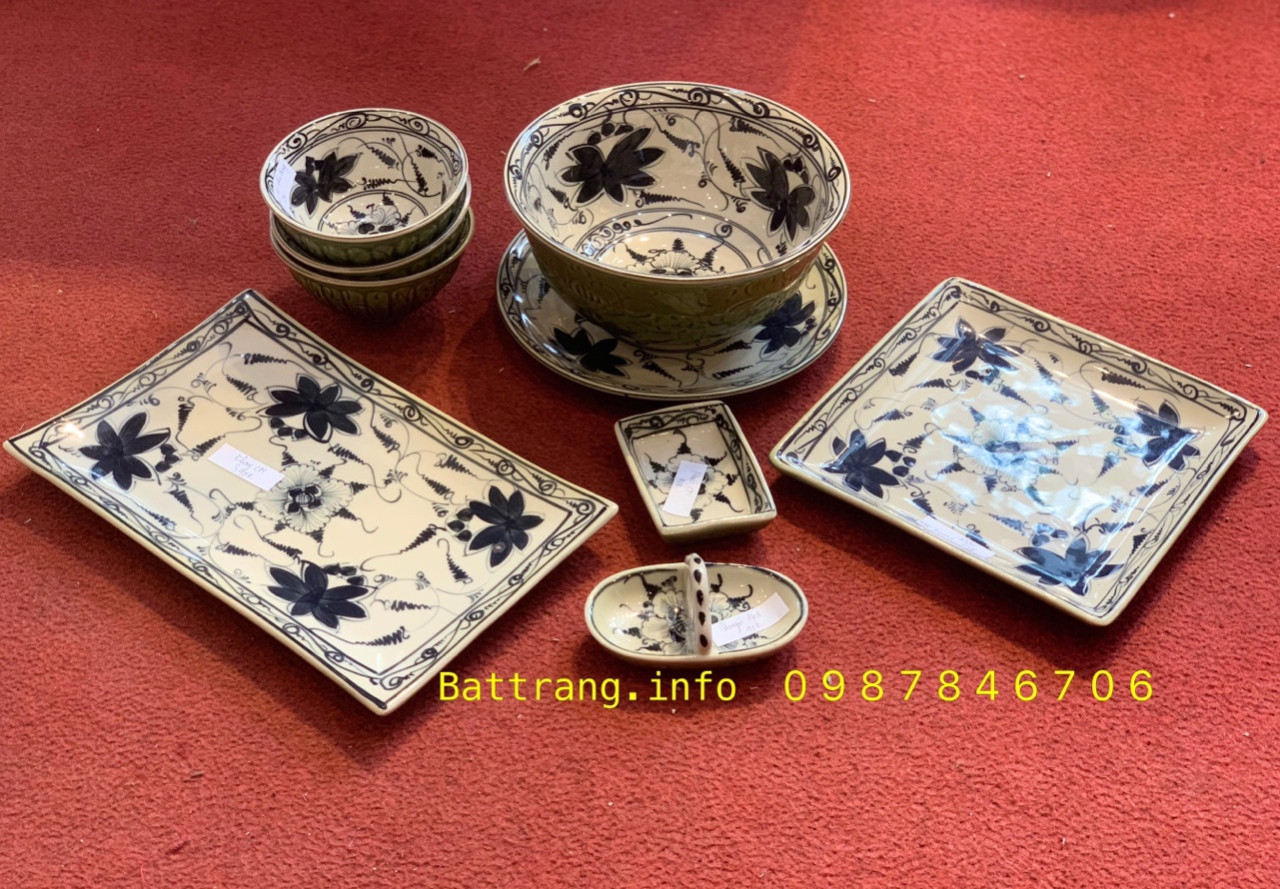 Bộ đồ ăn vẽ hoa phù dung