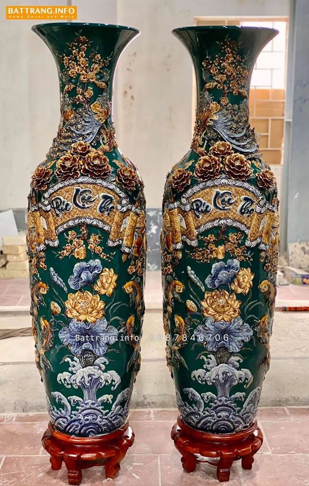 Lộc bình gốm sứ đắp nổi