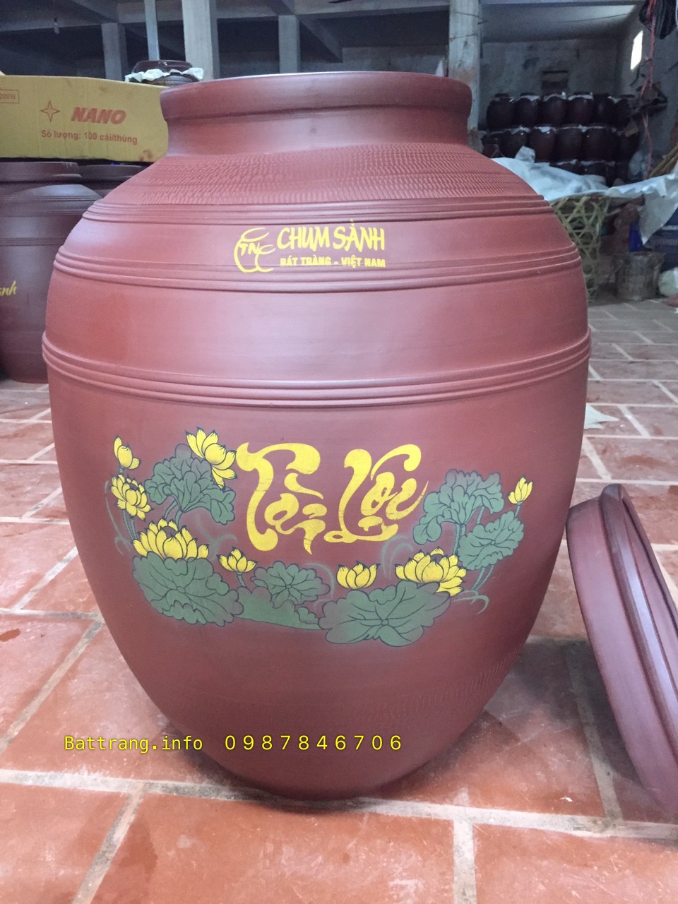 Chum sành đựng gạo