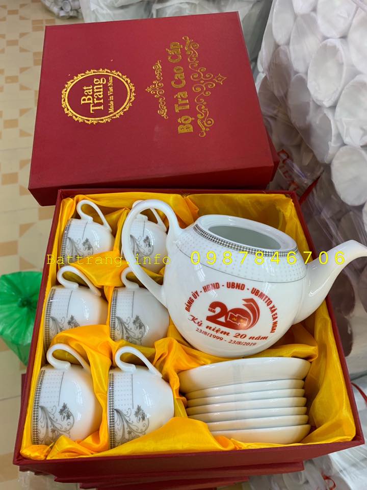 Ấm chén quà tặng