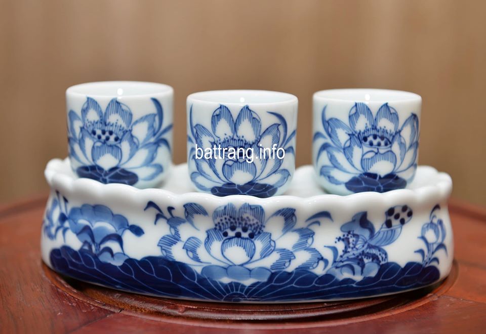 Kỷ chén gốm sứ Bát Tràng