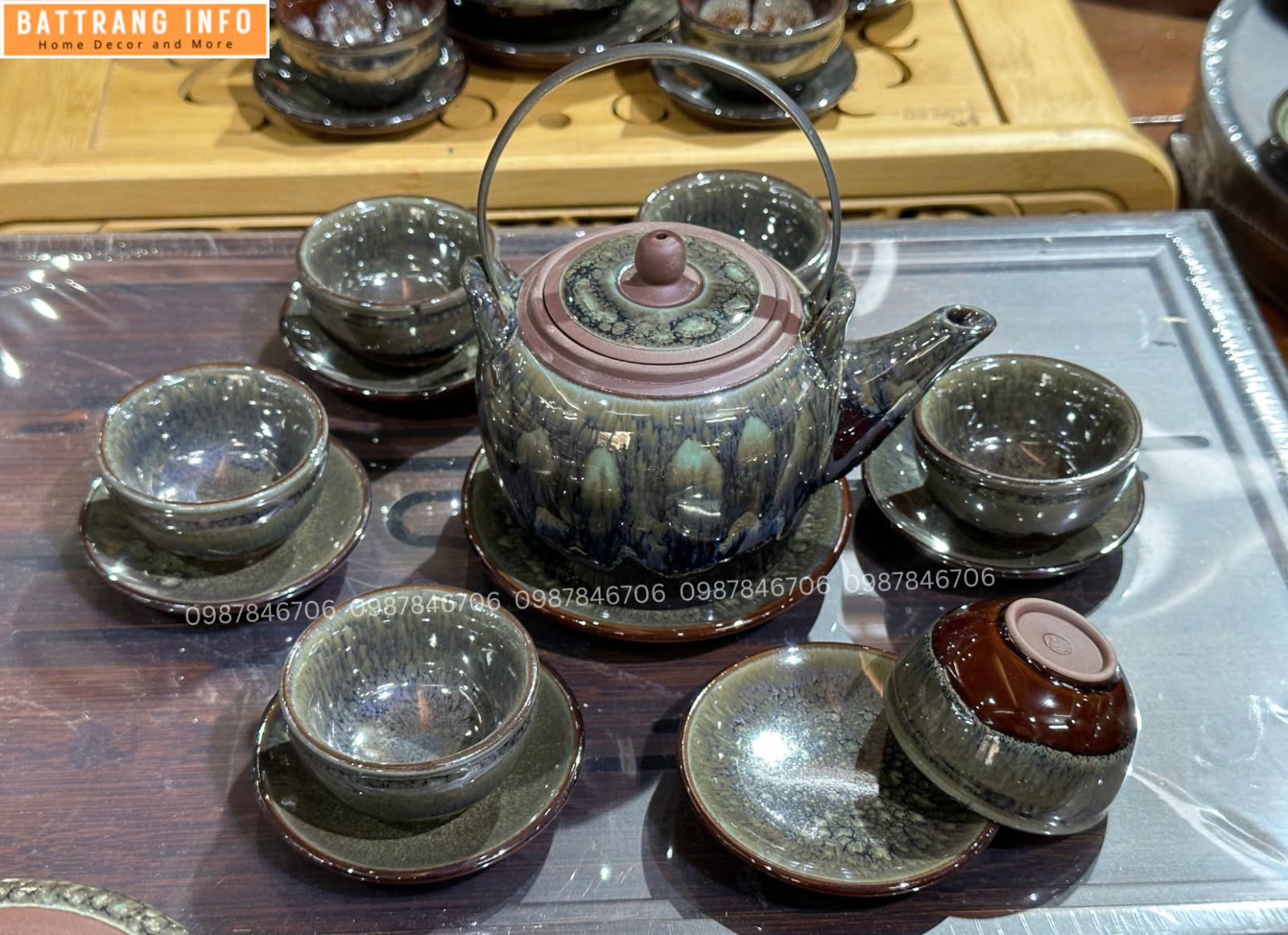 Bộ ấm chén tròn quai đồng men ngọc thạch chén men