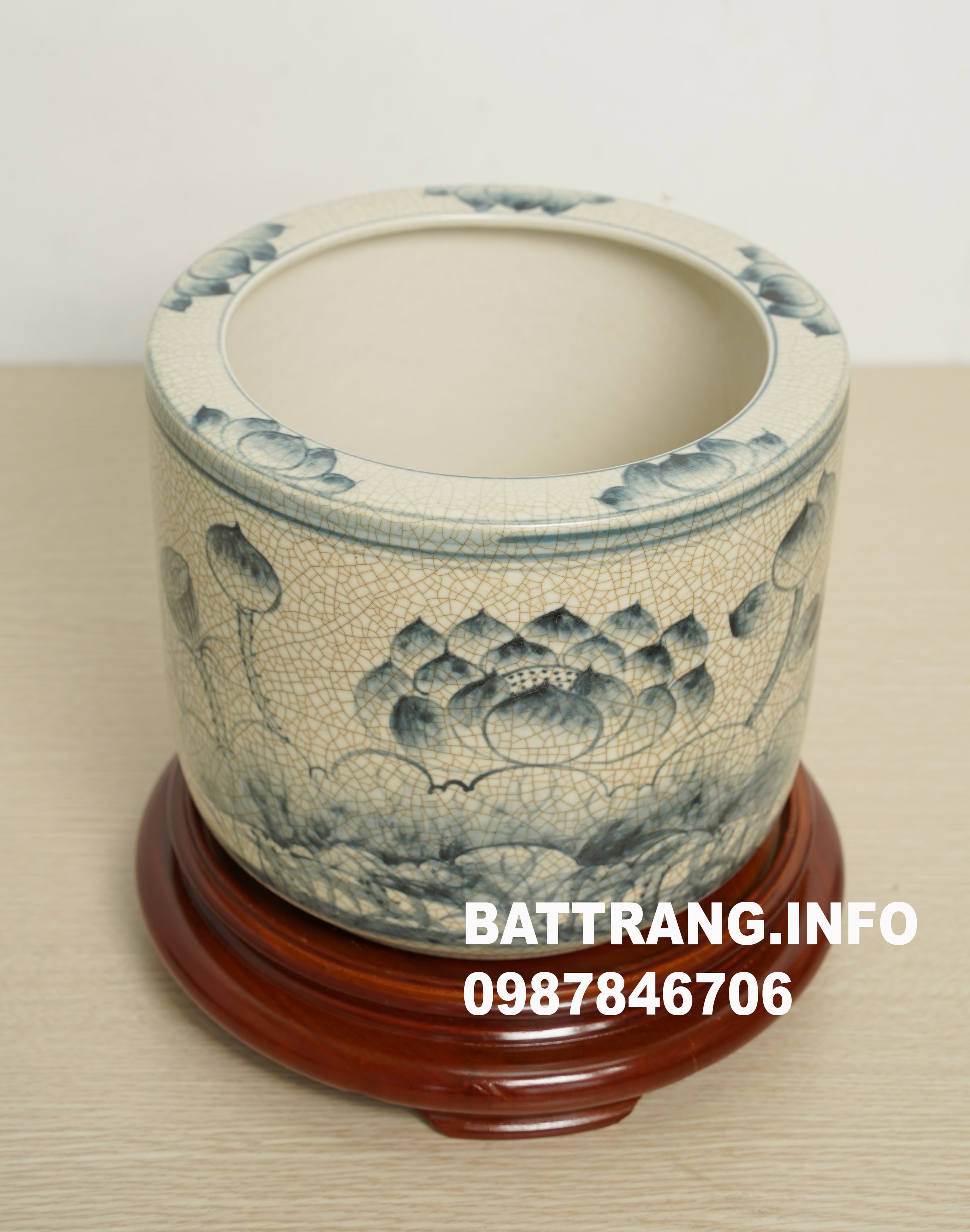 Giá Bát Hương Men Rạn Vẽ Tay Họa Tiết Sen P18: 380.000vnđ