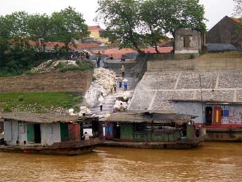 ben nuoc bat trang que toi