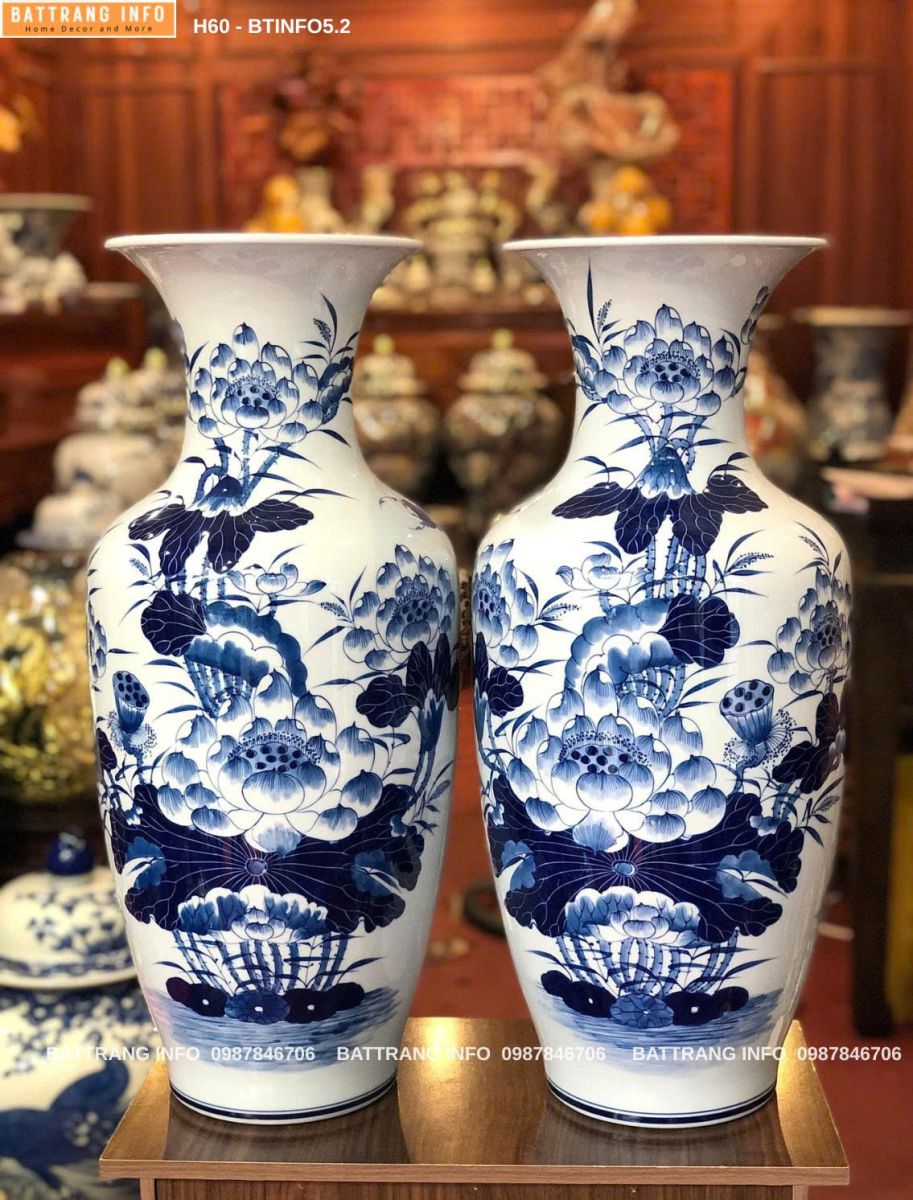 Lộc Bình Men Lam Vẽ Tay Hoa Sen Cao 60cm – Gốm Sứ Bát Tràng Cao Cấp