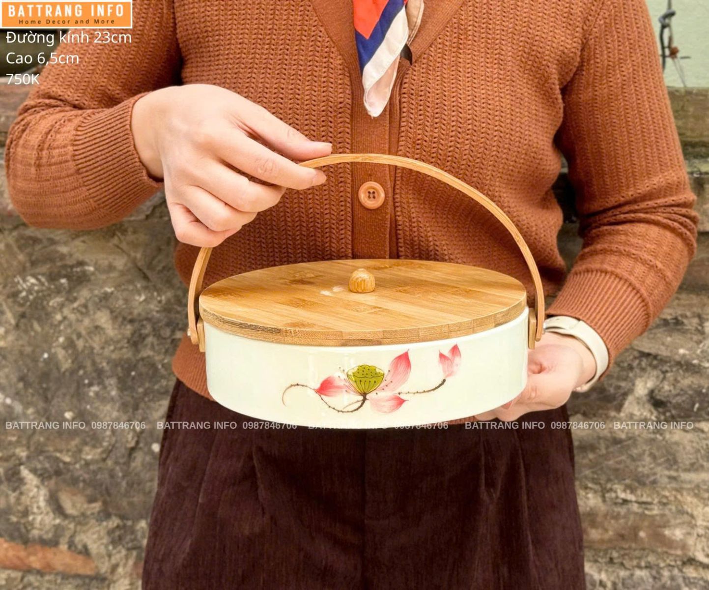 Khay Mứt Tròn 4 Ngăn Tay Sách Vẽ Hoa Cao Cấp Bát Tràng