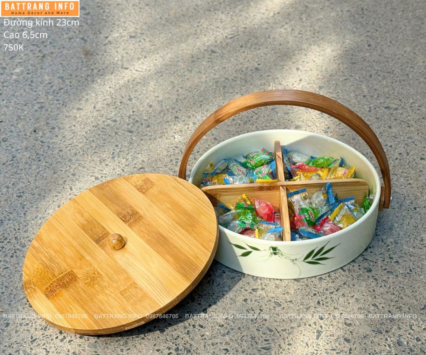 Khay Mứt Tròn 4 Ngăn Tay Sách Vẽ Hoa Cao Cấp Bát Tràng