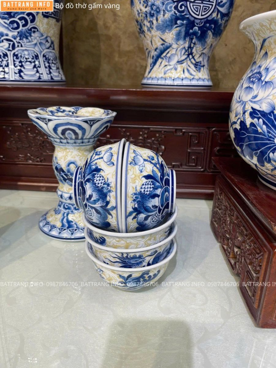 Bộ Đồ Thờ Gấm Vàng Cao Cấp Bát Tràng – Tinh Hoa Tâm Linh Việt