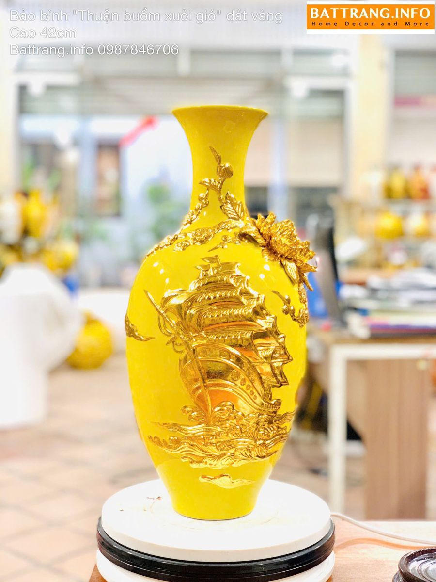 Bảo Bình “Thuận Buồm” Men Màu Đắp Nổi Dát Vàng H42