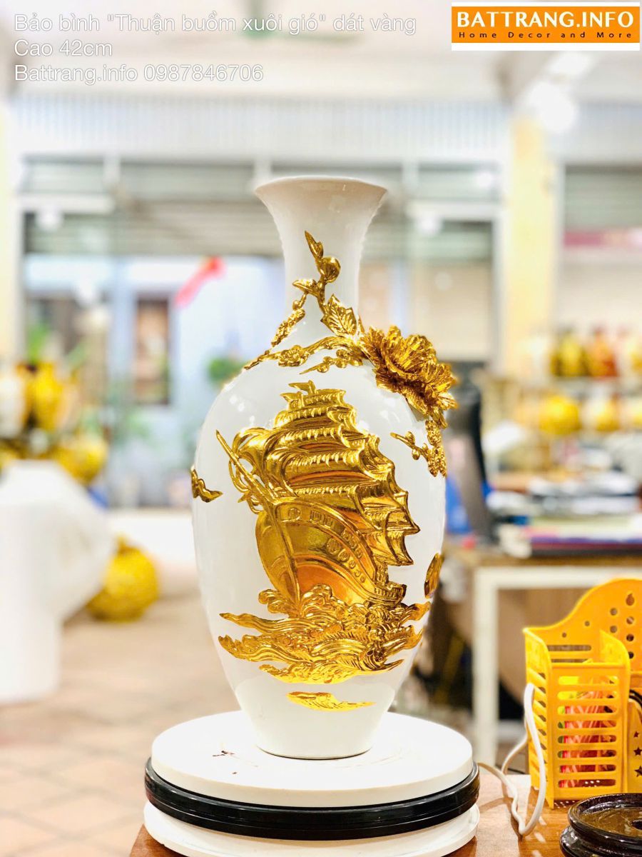 Bảo Bình “Thuận Buồm” Men Màu Đắp Nổi Dát Vàng H42