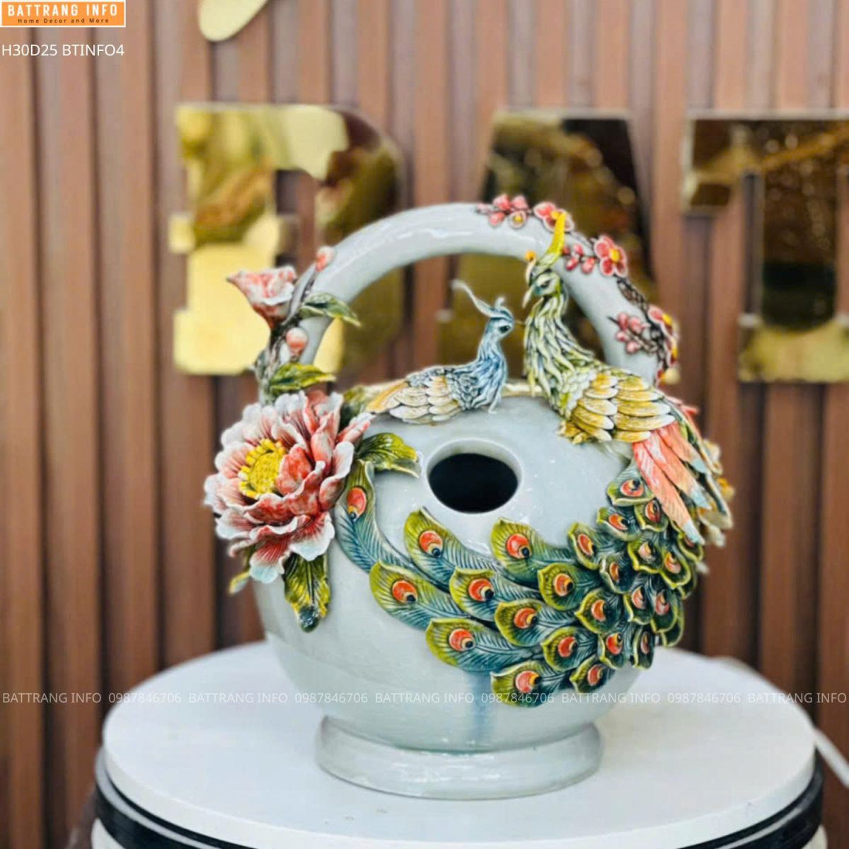 Bình Vôi Chim Công Đắp Nổi Cao Cấp Bát Tràng Cao 30cm – Tinh Hoa Gốm Việt, Vượng Khí Phong Thủy