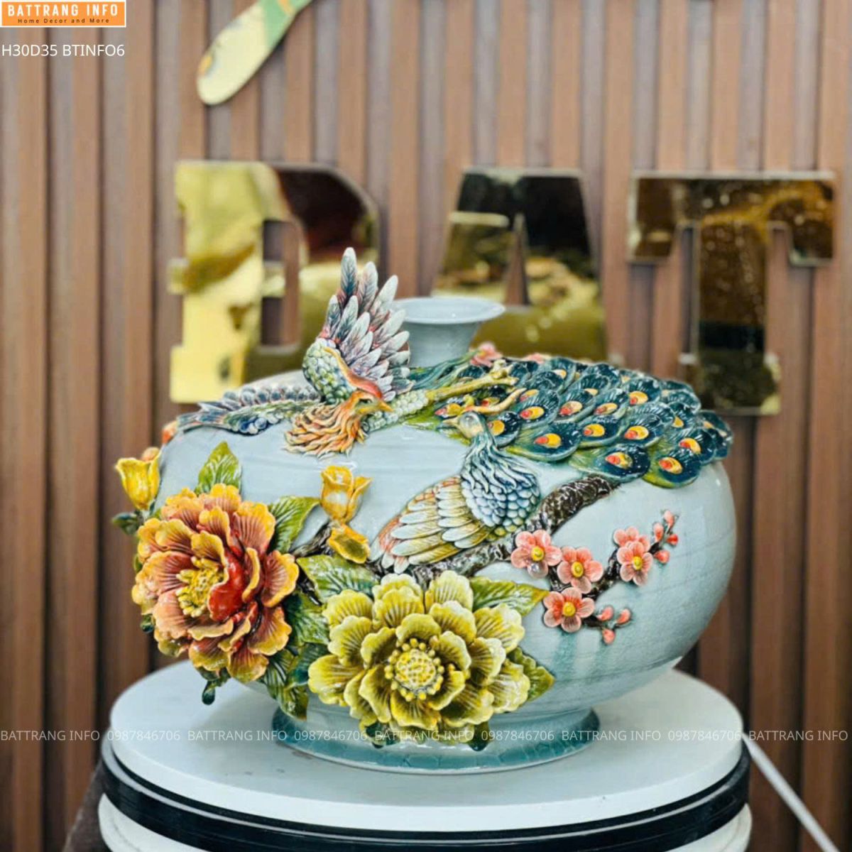 Bình Hút Lộc Chim Công Đắp Nổi Cao 30cm