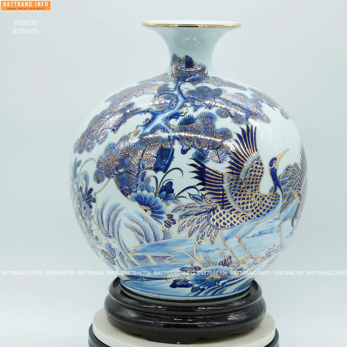 Bình Hút Tài Lộc Men Lam Cảnh Tùng Lộc Vẽ Vàng 24K Cao 35cm