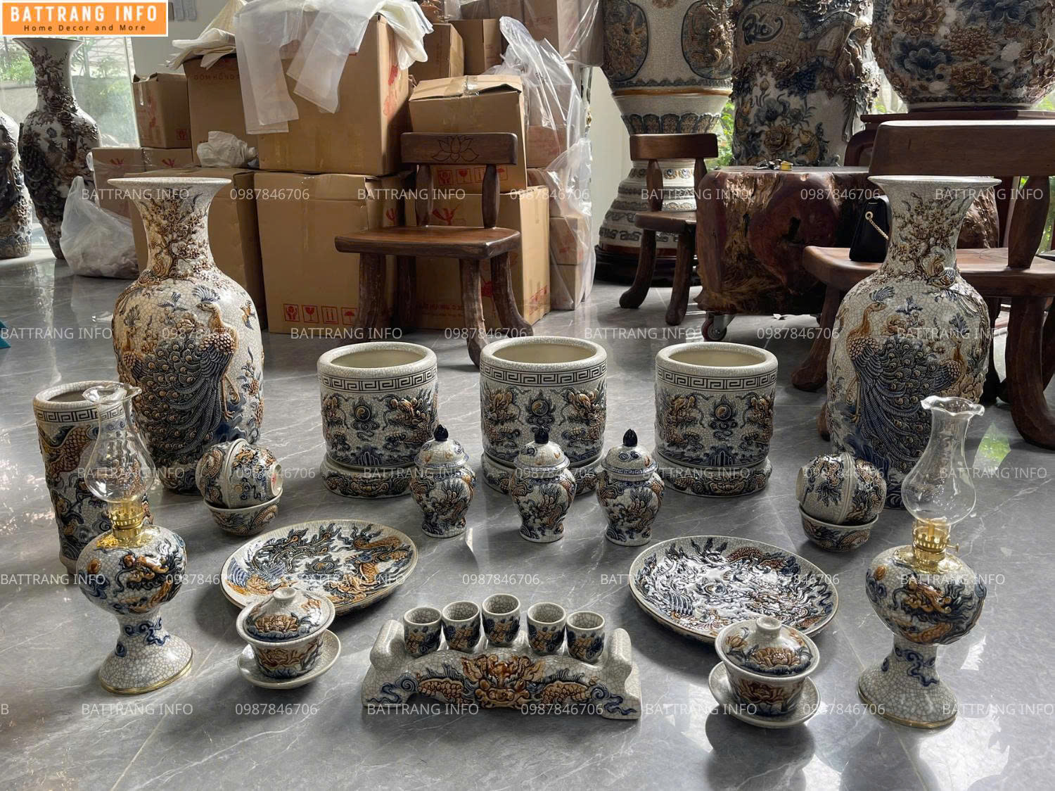 Bộ đồ thờ cơ bản men rạn đắp nổi VIP Bát Tràng cho ban thờ 2m17 – Chuẩn phong thủy, tôn nghiêm và đẳng cấp